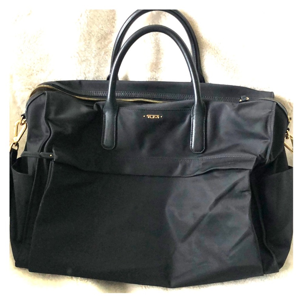 Tumi Voyageur Dara Carry-all Travel Tote (black)